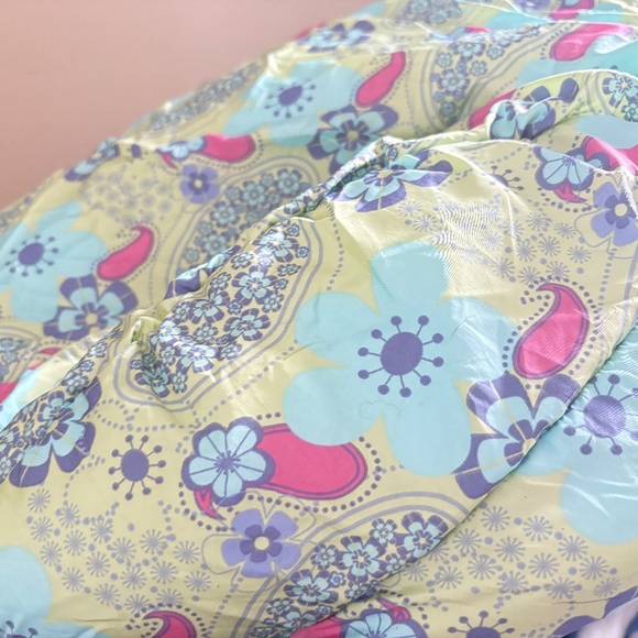 REI sleeping bag, mummy style, single size, zipper and velcro closure - Picture 7 of 8